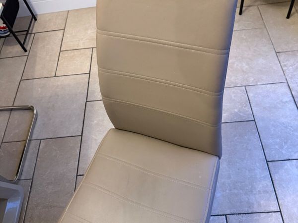 4 dining room chairs - Main image