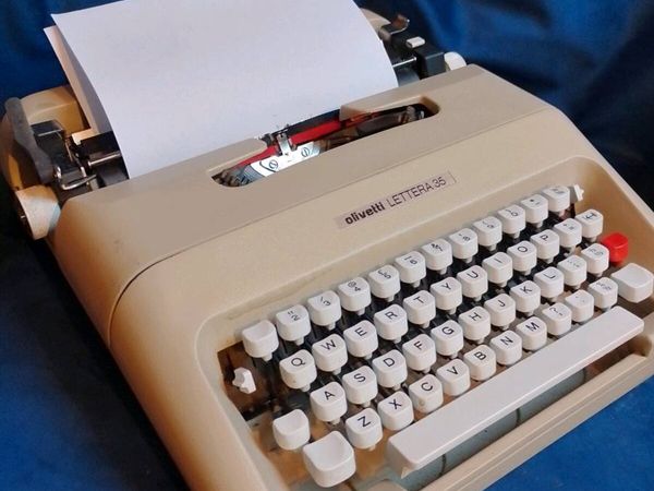 Vintage Olivetti Lettera 35 Portable Typewriter - Main image