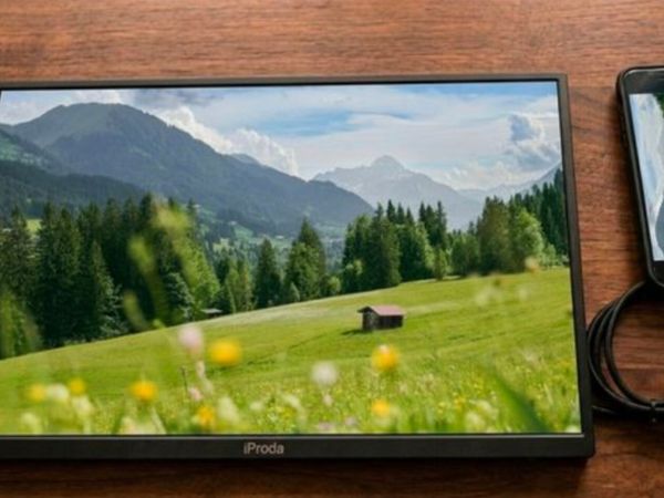 18.5 Portable Monitor(one left) - ultra thin- new - Main image