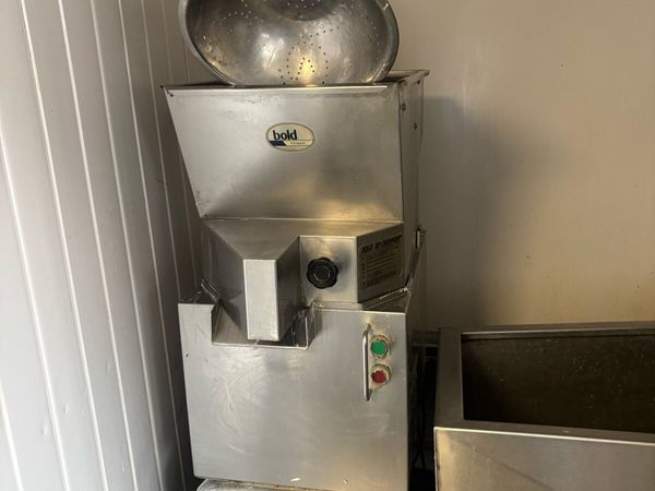 Potato peeler,chipper and bath - Main image