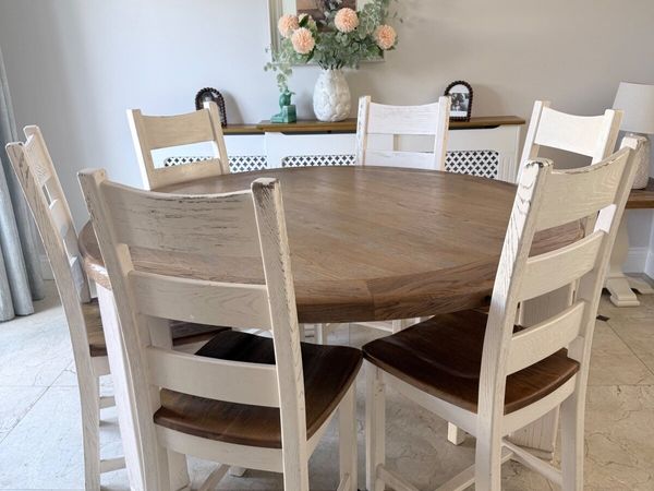 Dining table and chairs - Main image