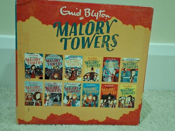 Box Set of 12 Malory Towers Books by Enid Blyton - Main image