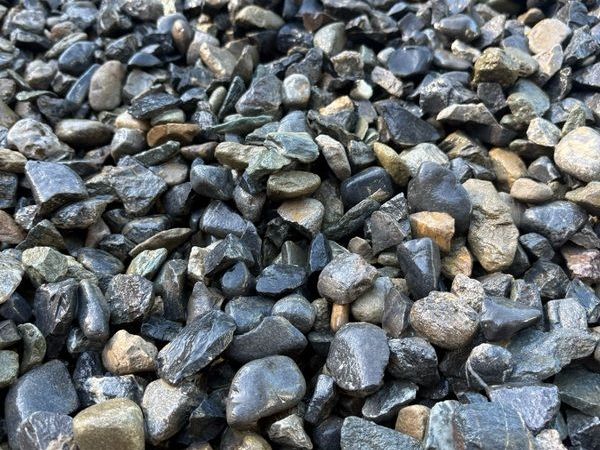 Load Of 20mm Washed Pebble - Main image