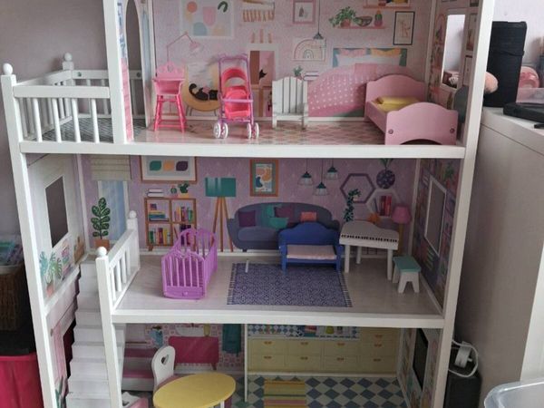 Doll house and barbie.bundle - Main image