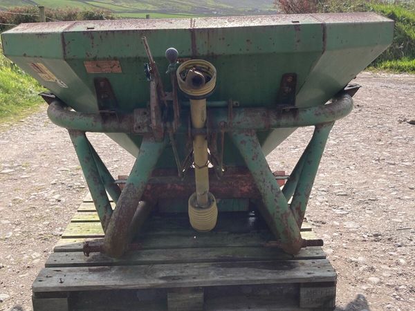 Fertiliser spreader - Main image