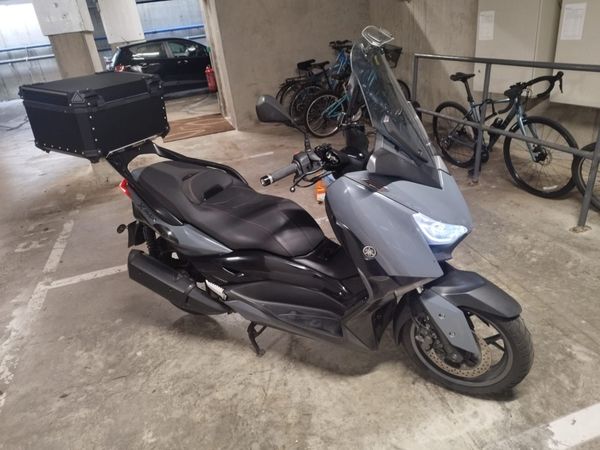 Yamaha XMAX 300 Excellent Condition & Fully Loaded - Main image