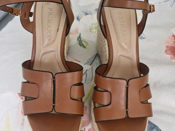 Brown Wedges - Main image