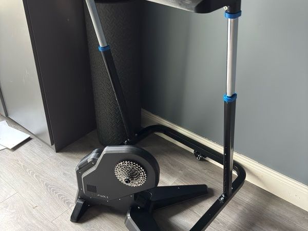 Tacx Flux S Turbo Trainer and Table - Main image