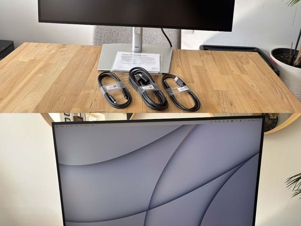 Dell UltraSharp U2724DE 27”QHD Thunderbolt Monitor - Main image