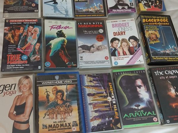 15 ASSORTED VHS TAPES. - Main image