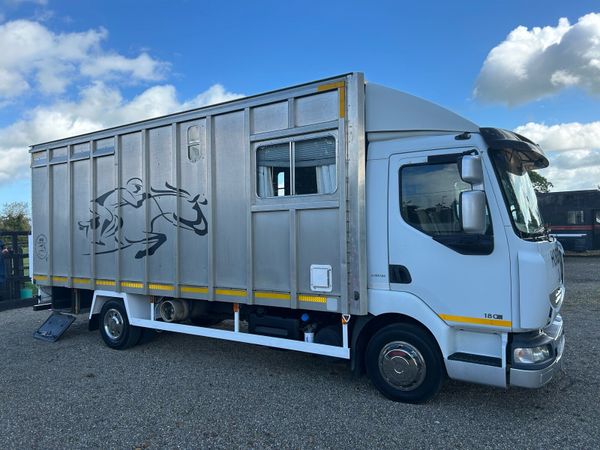 Horse truck 2011 3horse Renault Midlam lorry - Main image