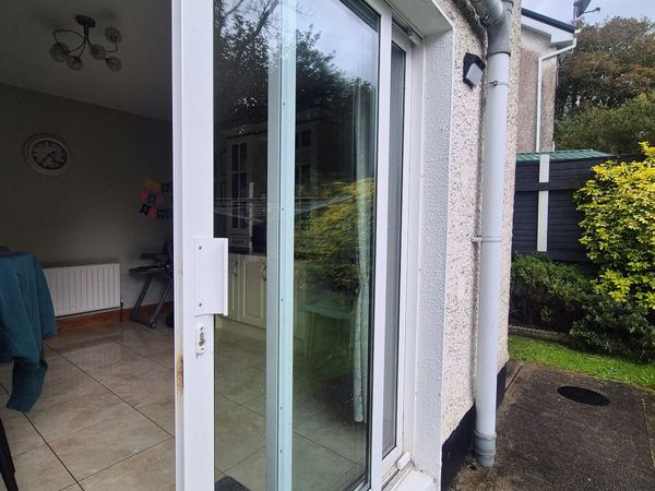 Sliding door - Main image