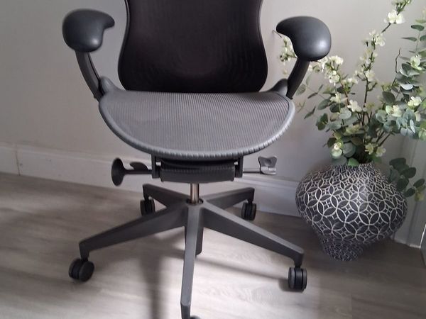 Herman Miller Mirra 2 Ergonomic Chair - Main image
