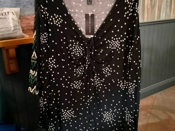 New look black Dress with white star pattern and v - Main image