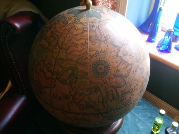 Drinks globe with miniature liqueurs - Main image