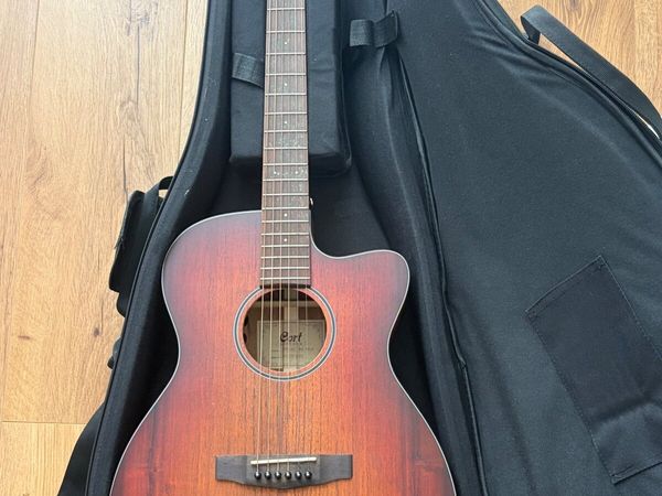 Cort Solid Wood Acoustic Guitar w/ Fishman pickup - Main image