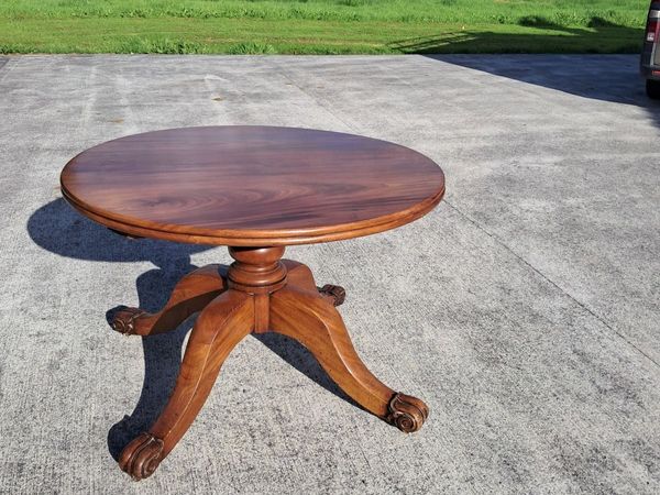 Dining table - Main image