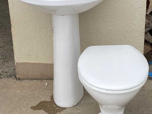 Toilet untesils - Main image