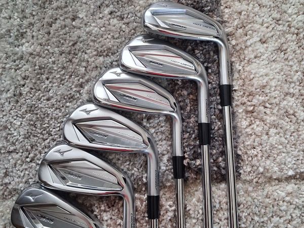 Mizuno irons - Main image