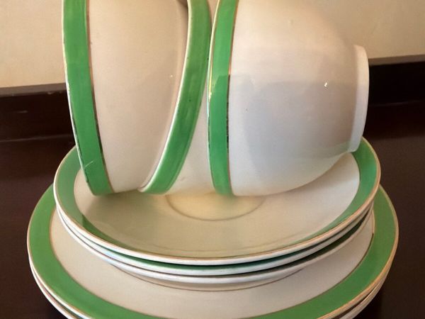 Alfred Meakin Green and Gold Tea Trios - Main image