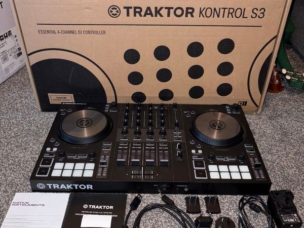 Native Instruments Traktor Kontrol S3 DJ Controller Excellent Condition - Main image