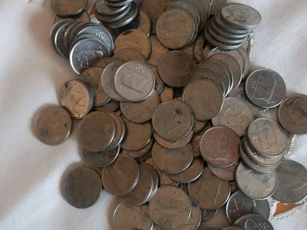 105.  5p irish coins - Main image