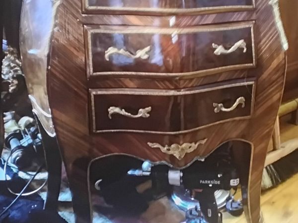 Brown marble locker - Main image