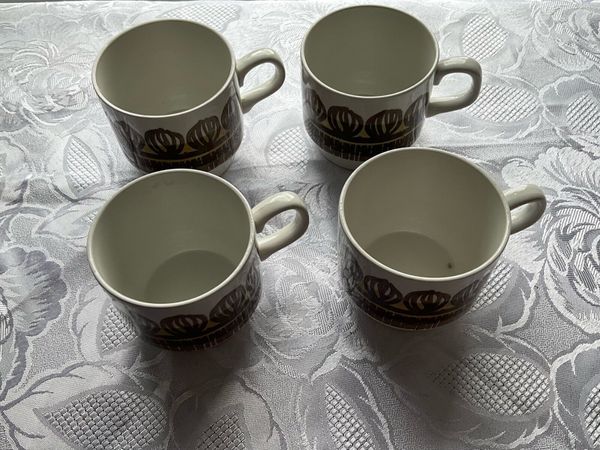 Vintage  cups x 4. - Main image