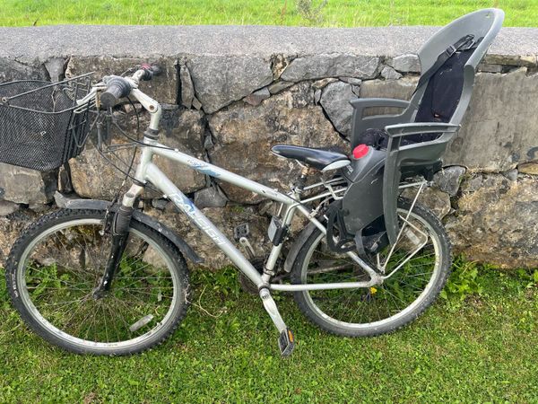Bicycle with child seat - Main image