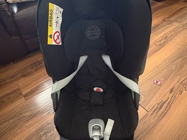 Cybex Cloud rotating car seat and isofix - Main image