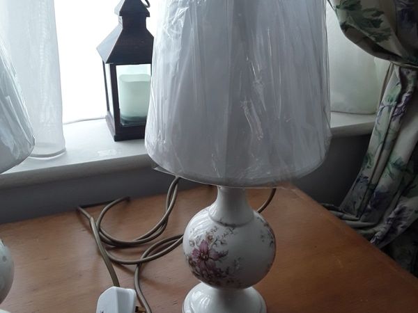 Two lovely vintage bedside lamps brand new - Main image