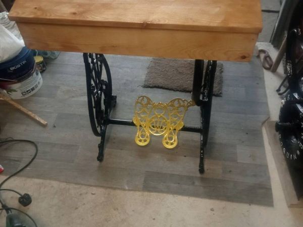 Old sloped writing desk - Main image