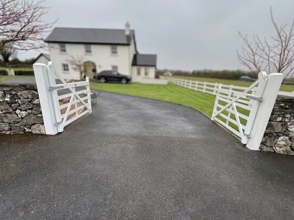 White timber gates 2x7ft incl posts Standish - Main image
