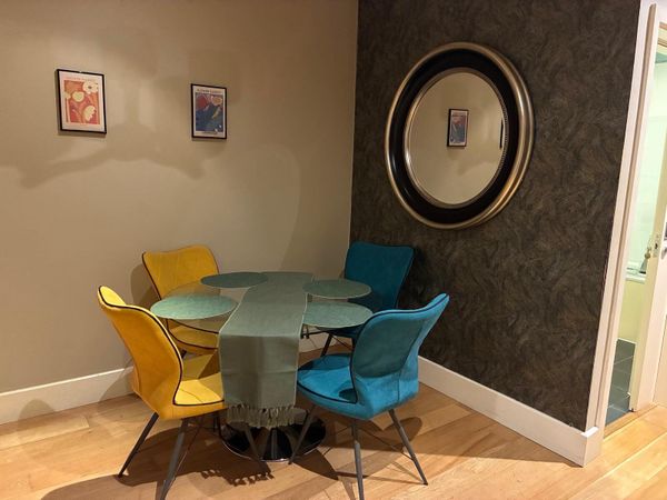 Dining table and chairs - Main image