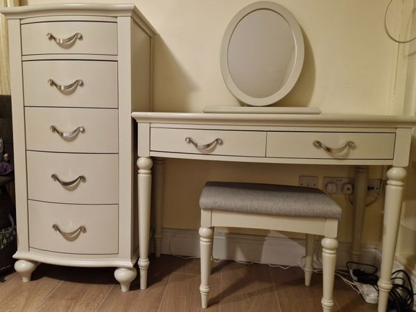 Bedroom furniture - Main image