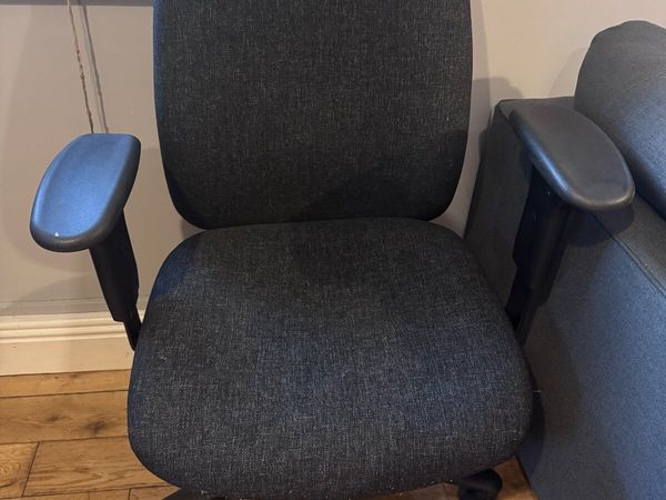 Comfortable Office Chair- Good Condition - Main image
