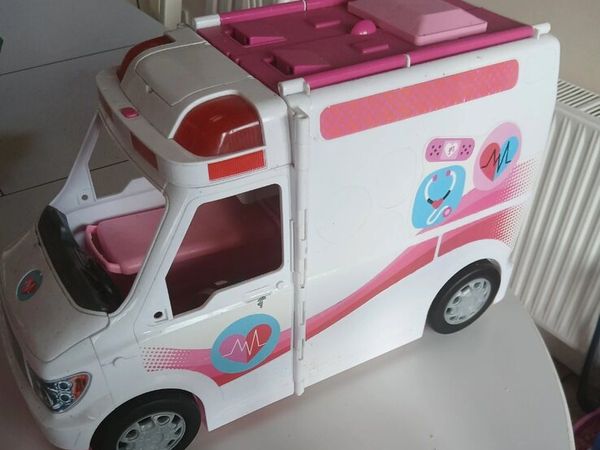 Barbie ambulance - Main image