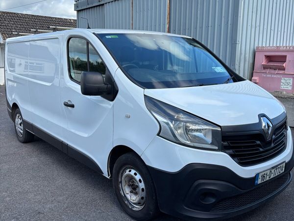 2016 Renault Trafic Van - Main image