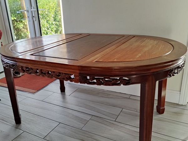 Beautiful solid wood extendable dining table - Main image