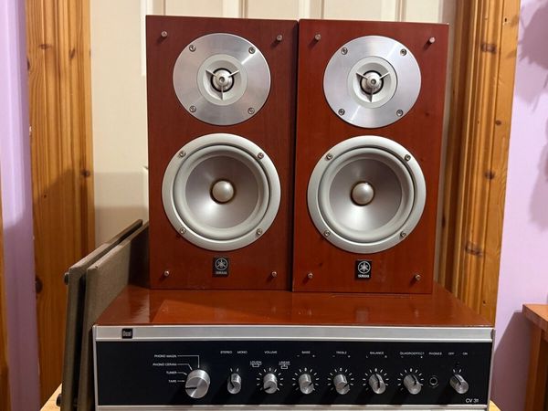 Vintage Dual Quadro amp with Yamaha speakers - Main image