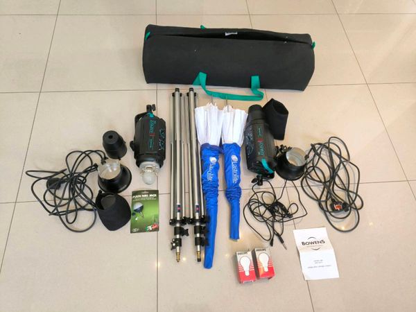 Bowens Esprit 500 professional studio lighting kit - Main image