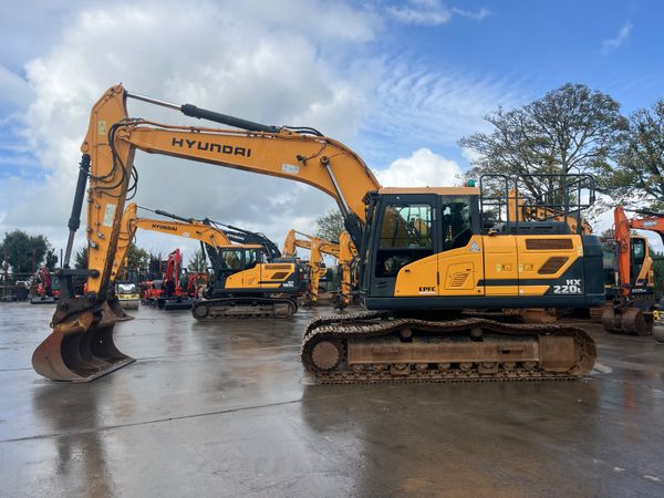 2020 Hyundai HX220L Excavator - Main image