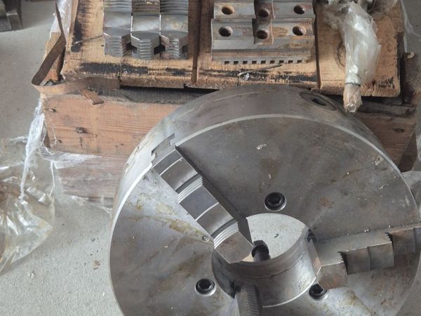 400mm Lathe Chuck, Size 8 Taper, Polish-made - Main image