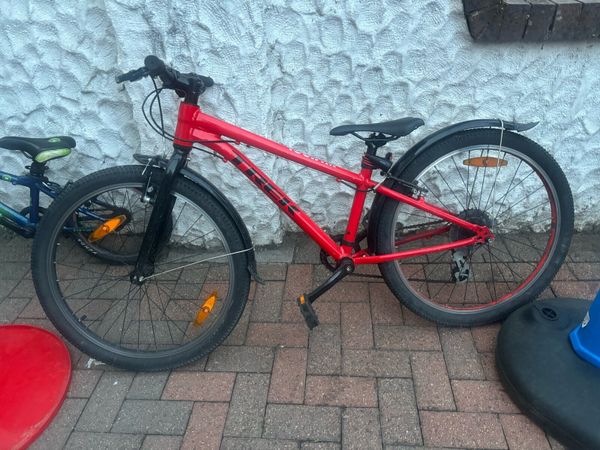 Kids 24 inch 8 gear Trek bike - Main image