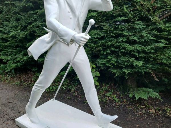 Johnny walker whiskey statue - Main image