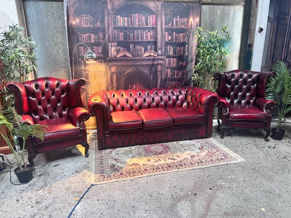 3 seater chesterfield and 2 anne queen armchairs - Main image