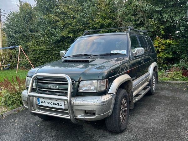 3.1 Isuzu Trooper - Main image