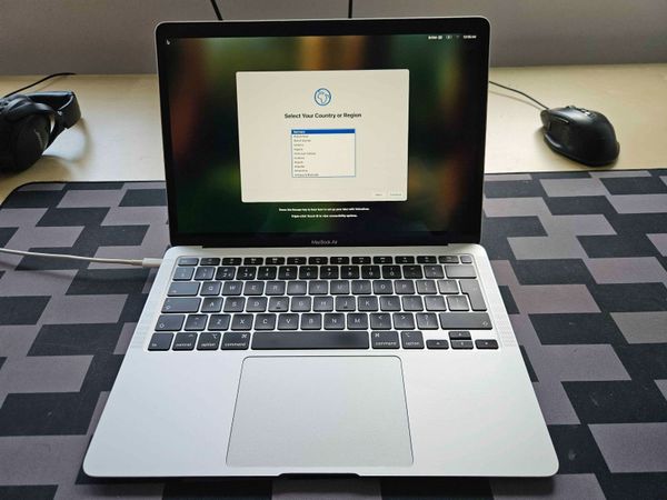 MacBook Air (16GB RAM, 500GB HDD), great condition - Main image