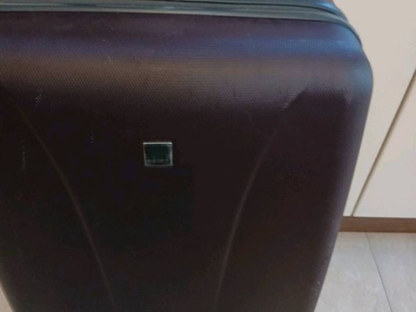 EXTRA LARGE HARD TYPE SUITCASE 4 WHEELS - Main image
