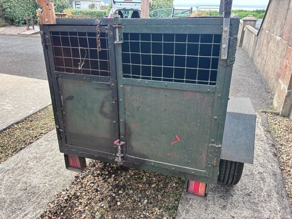 Dog Trailer - Main image